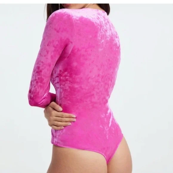 Good American Pink Velvet V-Neck Bodysuit - Picture 3 of 8